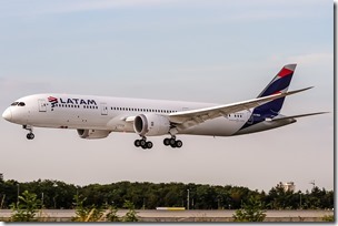 1200px-LATAM_Chile_Boeing_787-9_Dreamliner_(CC-BGD)_coming_in_from_Madrid_(LEMD)_@_Frankfurt_International_(EDDF)