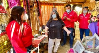 Emprendedora rescata la tradición del tejido a telar en Paihuano