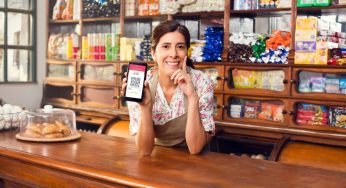 Paga sin contacto físico durante este verano: Cobro QR entrega seguridad y simplicidad a los comercios y sus clientes