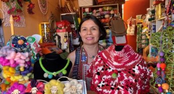 ¡Con hilos y lanas! Emprendedora comercializa tejidos y artesanías en Illapel