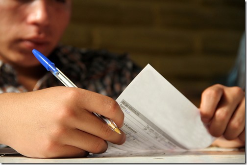 Jóvenes infractores estudiando