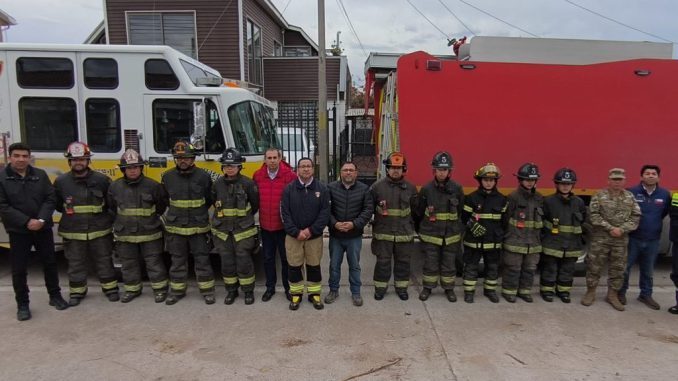 Camiones aljibe de Bomberos de Chile realizando labores de distribución de agua potable en zonas rurales de la Región de Coquimbo.