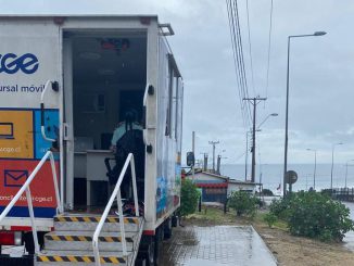 Oficina comercial de CGE atendiendo a clientes en la Región de Coquimbo durante evento meteorológico