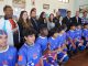 La embajadora de Taiwán Silvia Yu Chi Liu junto a la selección chilena de Tchoukball en el Colegio Héroes de la Concepción.