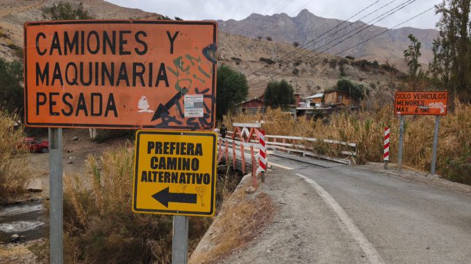 Autoridades gubernamentales inspeccionan zonas de riesgo en Paihuano ante la llegada de un sistema frontal.