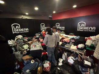 Vista del Estadio La Portada en La Serena funcionando como centro de acopio para damnificados por temporales