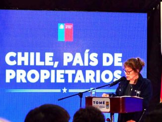 La ministra de Bienes Nacionales Catalina Parot durante la Cuenta Pública Participativa en Tomé.