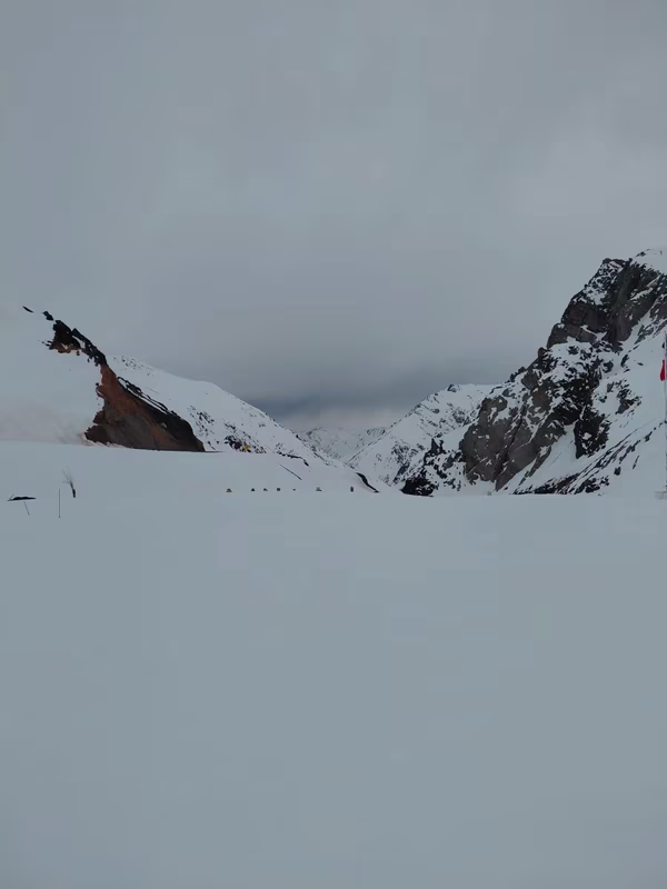Vista de la cordillera del Elqui con alta acumulación de nieve durante el invierno