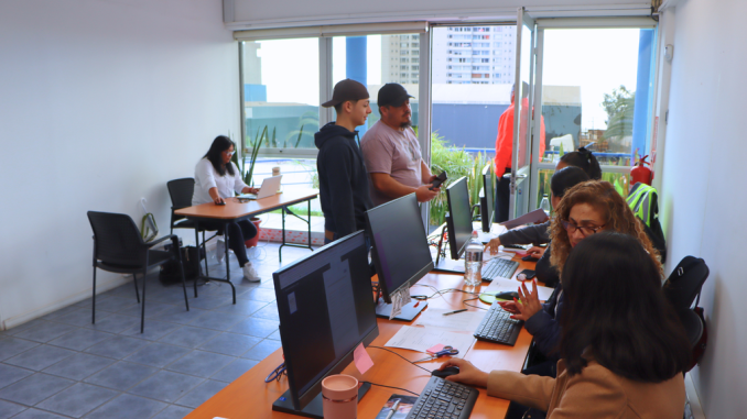Fachada de una oficina de atención al cliente de la empresa CGE en Chile