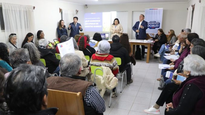 Vecinos y autoridades en el primer diálogo ciudadano sobre seguridad en Diaguitas
