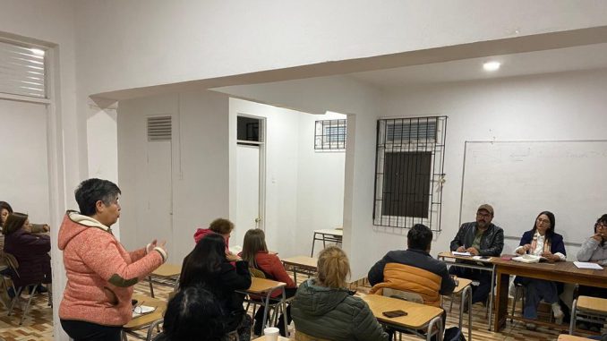 Diputada Nathalie Castillo y concejala Sonia Elgueda reunidas con dirigentes vecinales de Coquimbo tras el sistema frontal