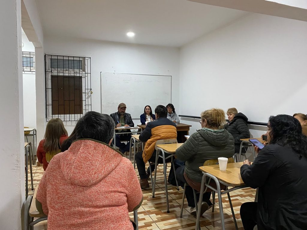 Diputada Nathalie Castillo y concejala Sonia Elgueda reunidas con dirigentes vecinales de Coquimbo tras el sistema frontal
