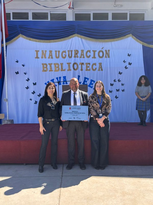 Ceremonia de inauguración de la Biblioteca Viva Leer en la Escuela Tambillos de Coquimbo