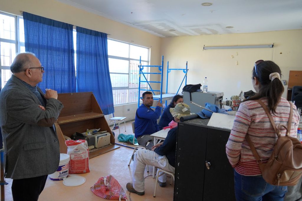 Estudiantes y docentes regresan a clases en una escuela de La Higuera tras el sistema frontal.