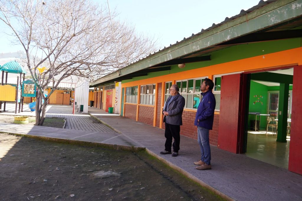 Estudiantes y docentes regresan a clases en una escuela de La Higuera tras el sistema frontal.