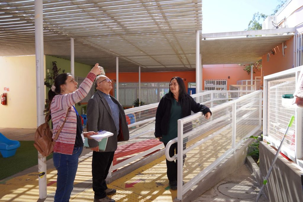 Estudiantes y docentes regresan a clases en una escuela de La Higuera tras el sistema frontal.