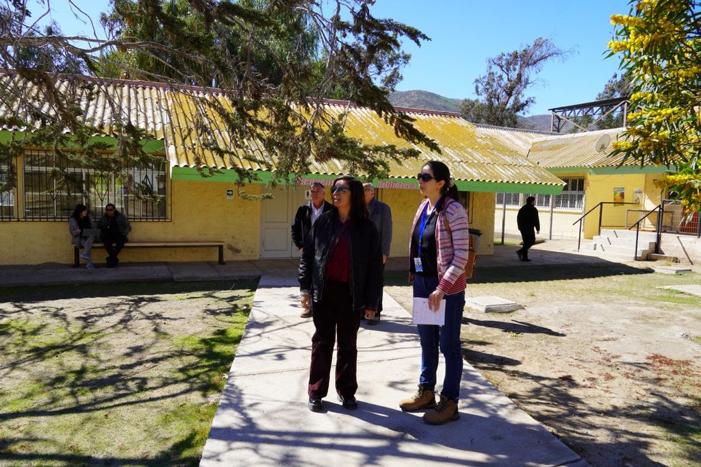 Estudiantes y docentes regresan a clases en una escuela de La Higuera tras el sistema frontal.