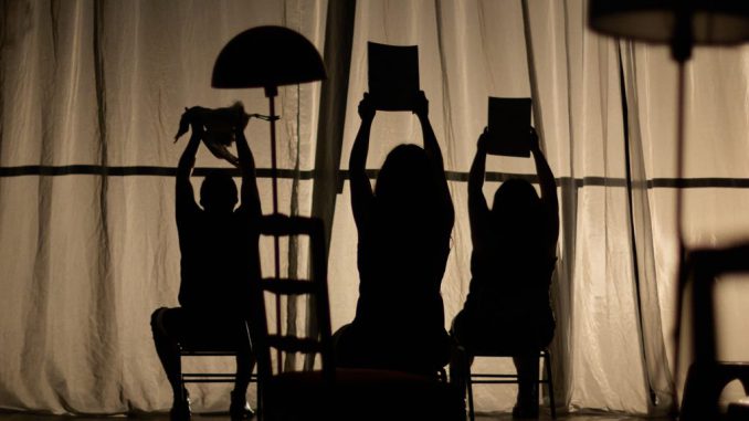 Escenario de Espacio La Gaviota preparado para una nueva función de teatro en Coquimbo