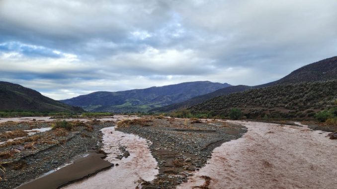 Autoridades y representantes agrícolas coordinan trabajos de reparación en canales de riego tras los daños del temporal en la Región de Coquimbo