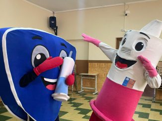 Estudiantes participando en campaña de vacunación escolar en La Serena