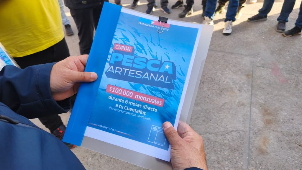 Ceremonia de entrega del Cupón Pesca Artesanal a trabajadores del mar en la Región de Coquimbo