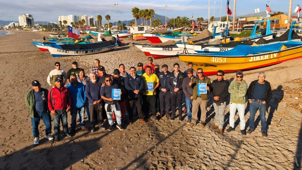 Ceremonia de entrega del Cupón Pesca Artesanal a trabajadores del mar en la Región de Coquimbo