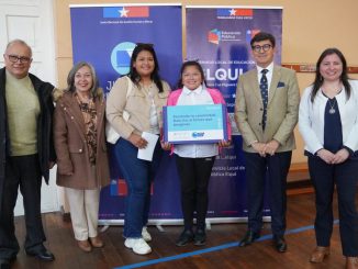 Entrega de computadores portátiles a estudiantes de séptimo básico en La Serena