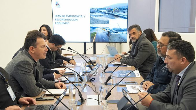 Alcalde de Coquimbo y autoridades regionales coordinando obras de reconstrucción tras temporales