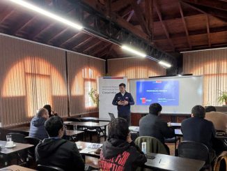 Autoridades y encargados municipales en la jornada de capacitación minera en Coquimbo