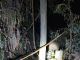 Trabajos de reparación de postes eléctricos dañados tras robo de cable de cobre en sector rural de Ovalle