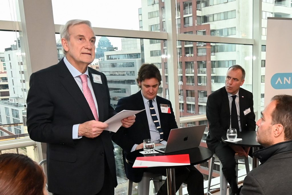 Lanzamiento de la Asociación Nacional contra las Economías Ilícitas con representantes del sector privado en Chile.