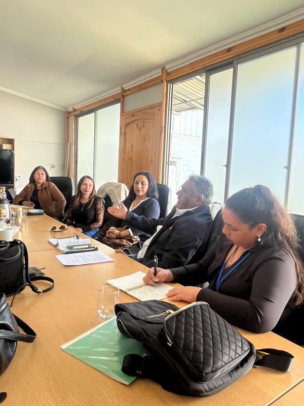 Representantes de la Mesa de la Mujer de la Pesca Artesanal dialogan con la Seremi de la Mujer en Coquimbo tras daños por lluvias.
