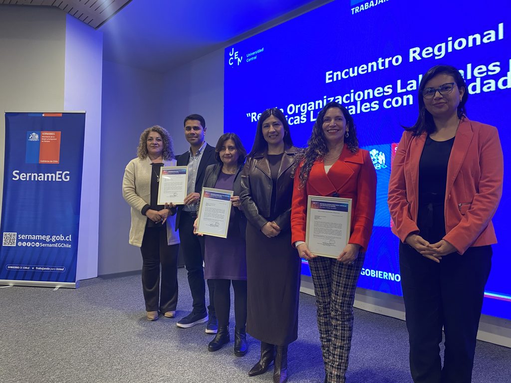 Autoridades y representantes de empresas reunidos en el encuentro regional de buenas prácticas laborales con equidad de género en Coquimbo