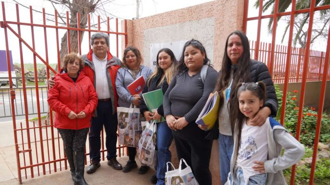 Equipos del SLEP Elqui inspeccionan daños en la Escuela de Romero para instalar suministro de agua potable.
