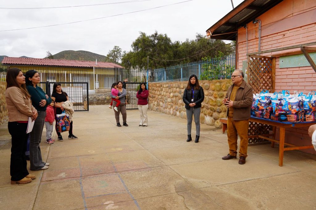 Autoridades del SLEP Elqui inspeccionan las instalaciones del Colegio Quebrada de Talca para el restablecimiento de clases.