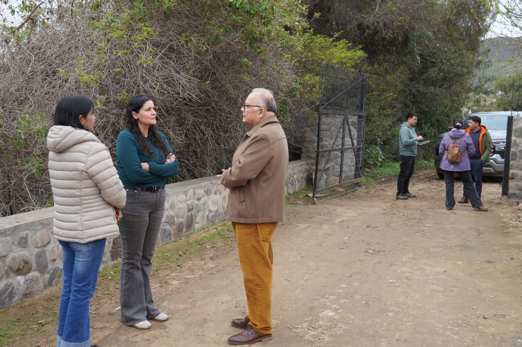 Autoridades del SLEP Elqui inspeccionan las instalaciones del Colegio Quebrada de Talca para el restablecimiento de clases.