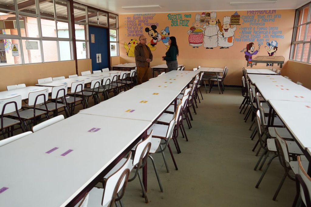 Autoridades del SLEP Elqui inspeccionan las instalaciones del Colegio Quebrada de Talca para el restablecimiento de clases.