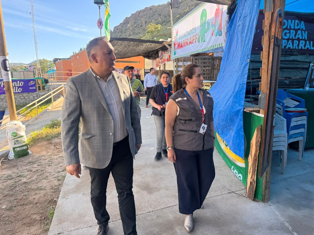 Autoridades inspeccionan locales de comida y servicios en la Pampilla de San Isidro en Vicuña