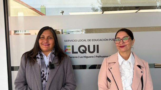 La diputada Nathalie Castillo y la concejala Gladys Marín reunidas con autoridades del SLEP Elqui para tratar mejoras en el Colegio Darío Salas.