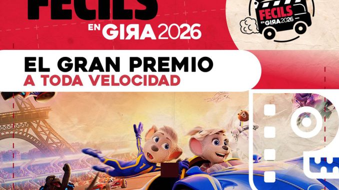 Ninos y familias disfrutando de una funcion de cine gratuito en el Centro Cultural Blas Alarcon de Los Vilos gracias a FECILS