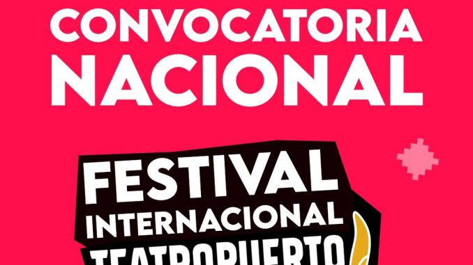 Actores en el escenario durante una obra de artes escénicas en el Festival Internacional TeatroPuerto