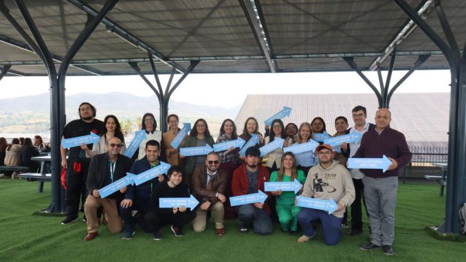Edificio del Instituto Profesional Santo Tomás celebrando su acreditación de excelencia por la CNA