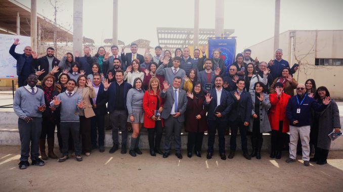 Reunión entre autoridades regionales representantes de la minería e instituciones educativas para fomentar prácticas laborales en Coquimbo.