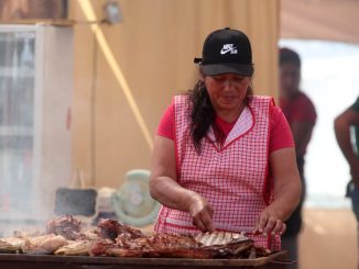 Familias celebrando las Fiestas Patrias en un evento tradicional en La Serena