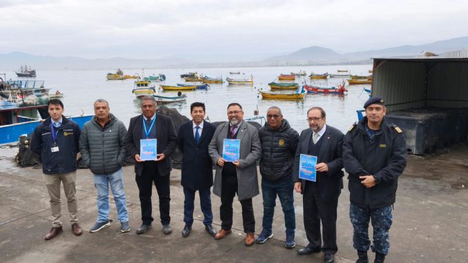 Presidente firma proyecto de ley para extender bonos a transportistas y pescadores