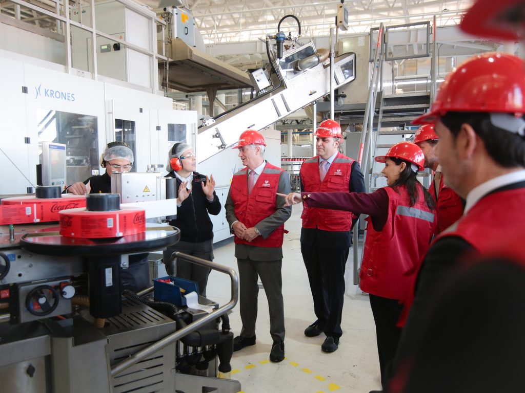 Presidente José Antonio Kast durante el anuncio de inversión de Coca-Cola en Chile