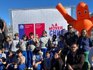 Participantes realizando actividades deportivas y ejercicio físico en el CENDYR de La Serena para promover la salud cardiovascular