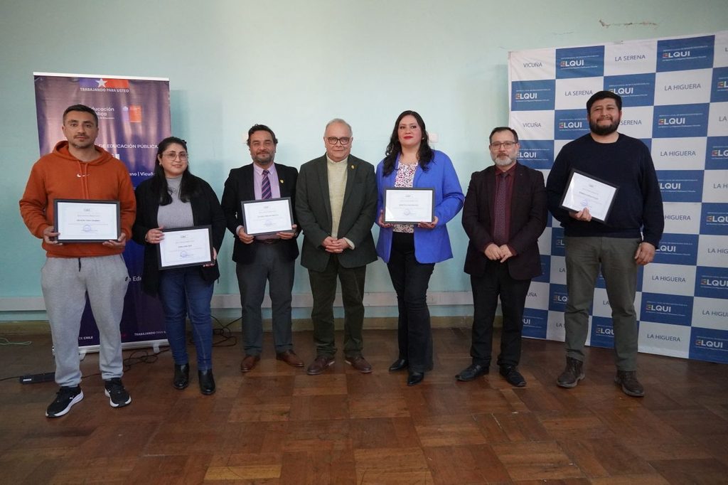 Ceremonia de reconocimiento a profesores y educadoras del SLEP Elqui que alcanzaron el tramo experto.