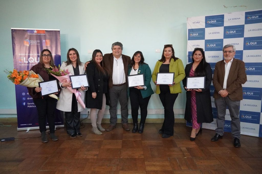 Ceremonia de reconocimiento a profesores y educadoras del SLEP Elqui que alcanzaron el tramo experto.