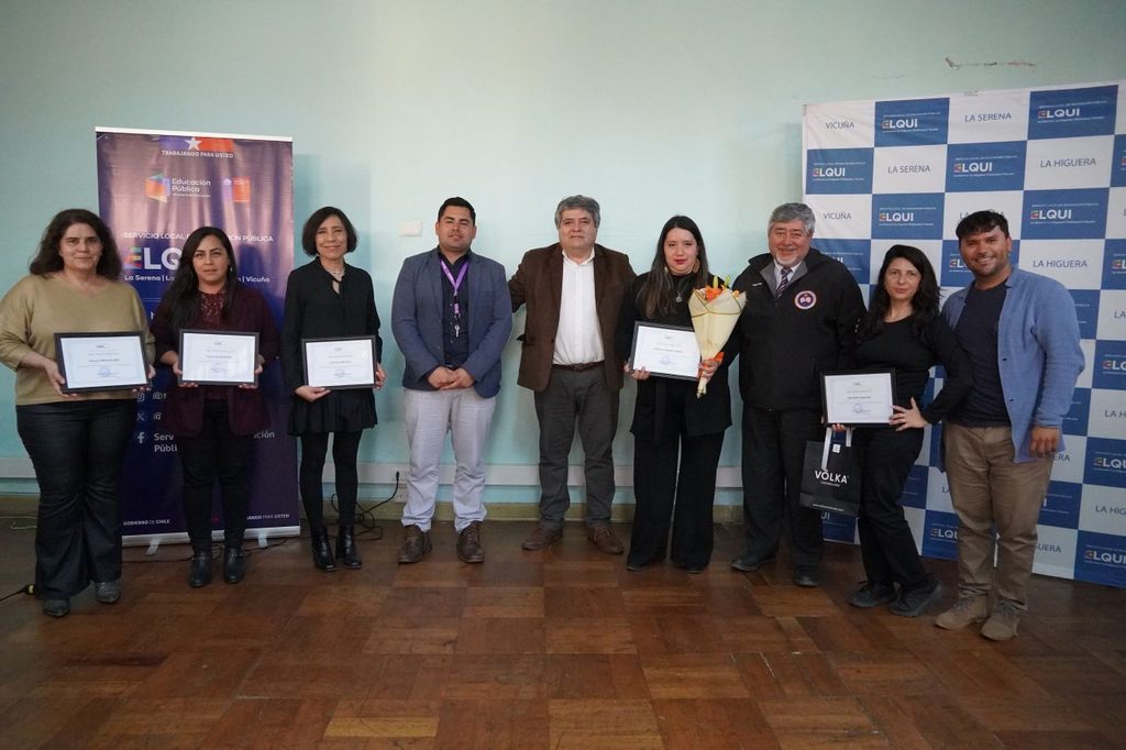 Ceremonia de reconocimiento a profesores y educadoras del SLEP Elqui que alcanzaron el tramo experto.